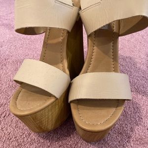 Steve Madden tan wedge